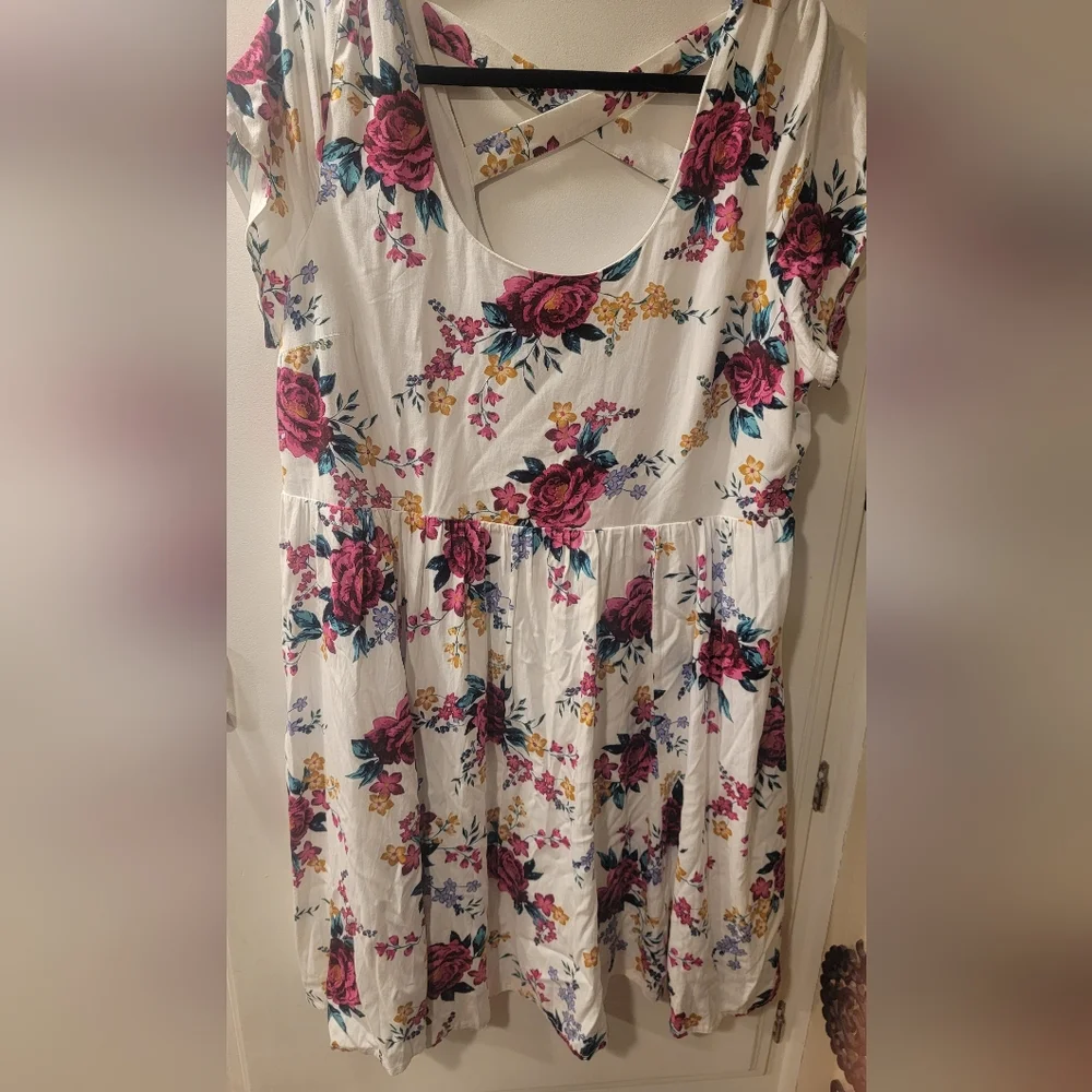 Torrid Floral Challis Skater Dress Lined White and Burgandy 1x - Picture 3 of 8